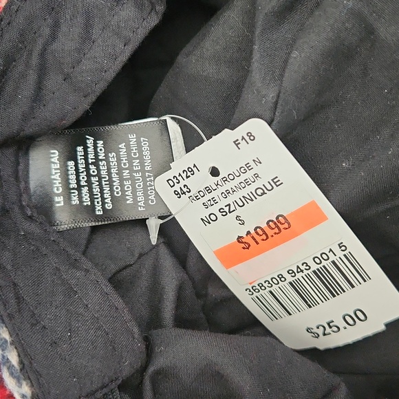 Flat caps from le château 20$ each or 45$ for all of them - Picture 2 of 2